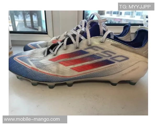 足球鞋太紧了怎么办如何选择合适的足球鞋提升运动表现